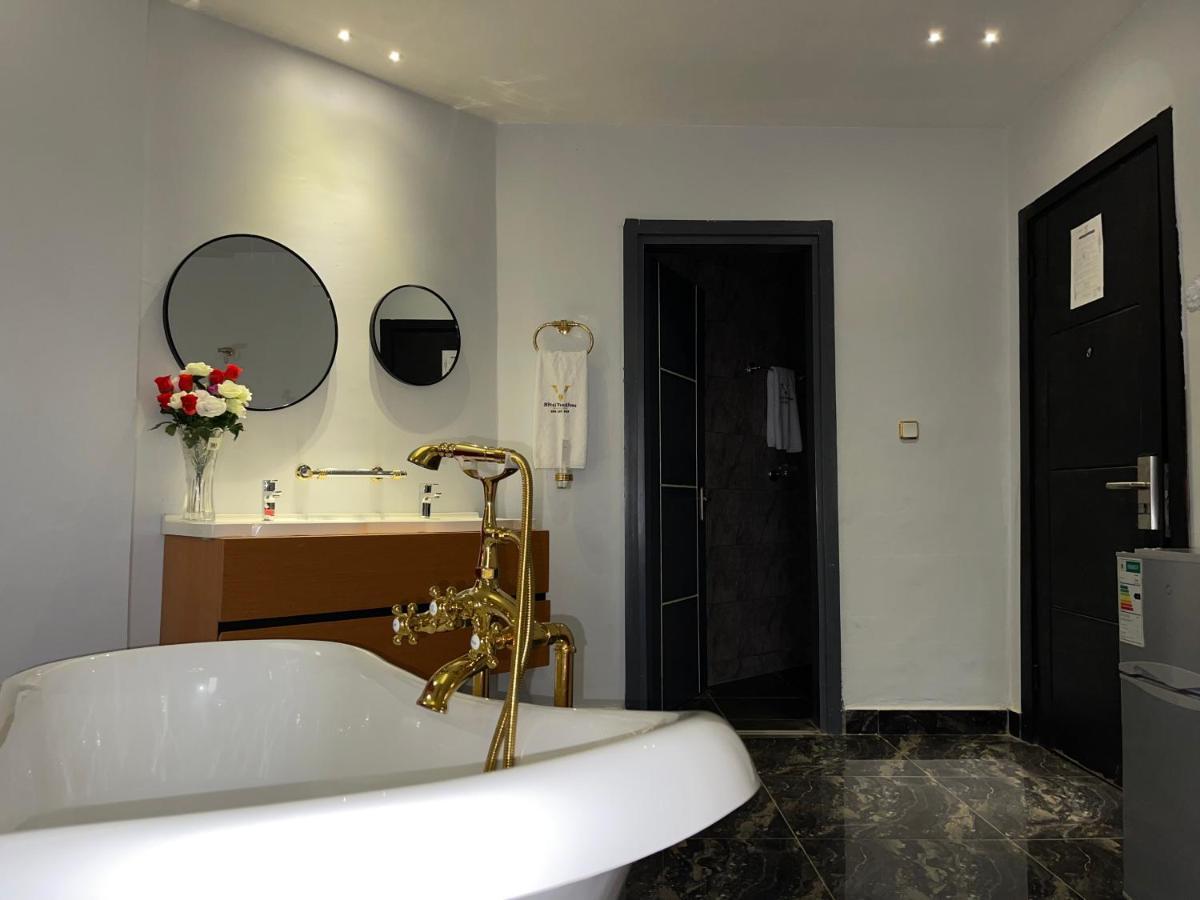 Hotel Vendome Douala Exterior photo