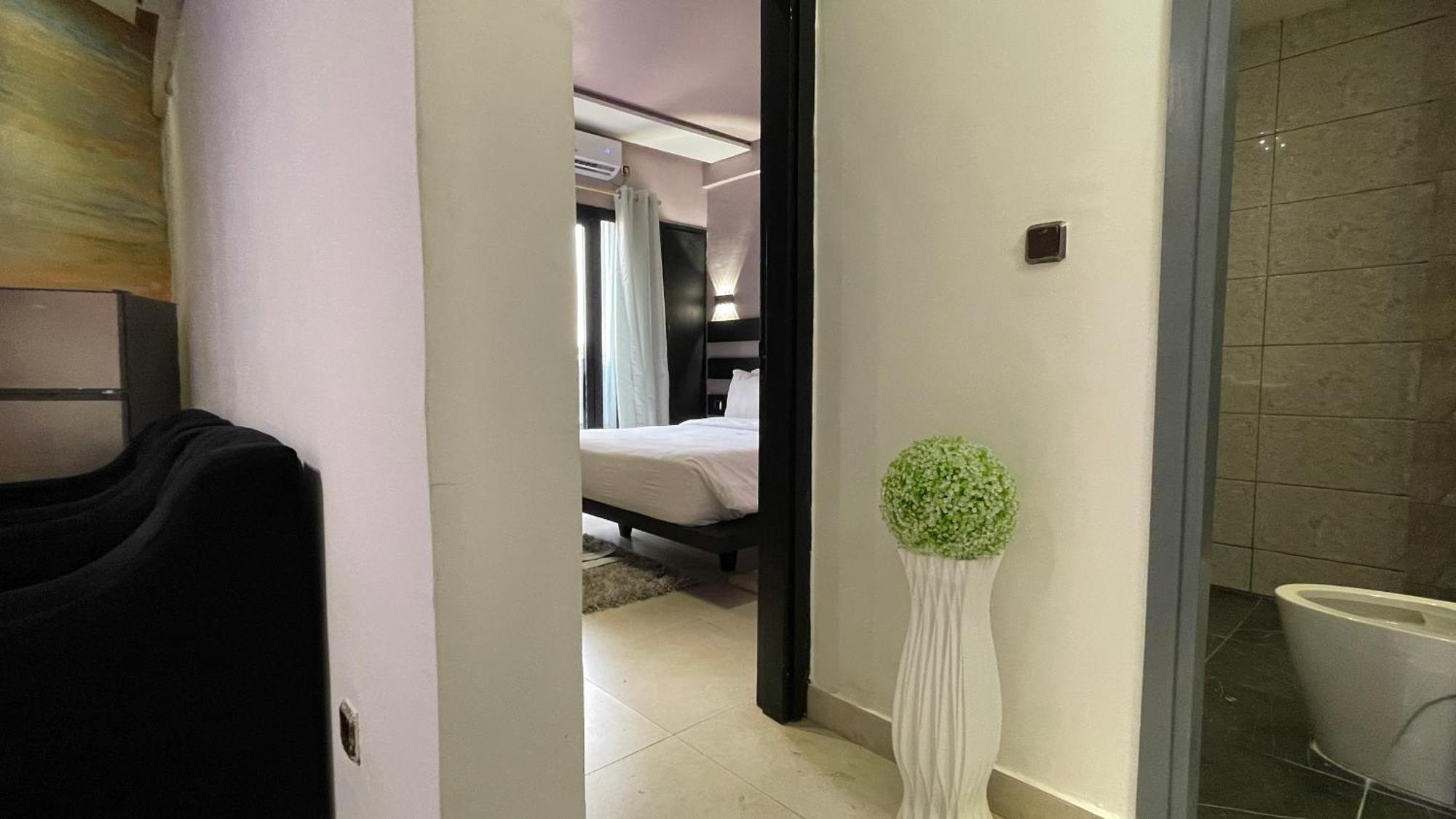 Hotel Vendome Douala Exterior photo
